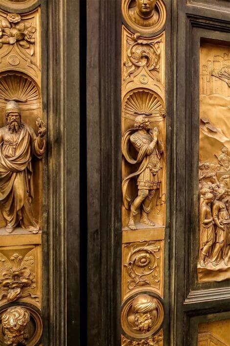 Puertas doradas del baptisterio