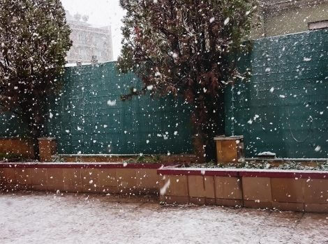 Nieve en una terraza