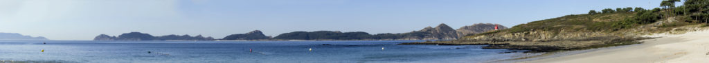 Vista panorámica desde la Praia de Melide