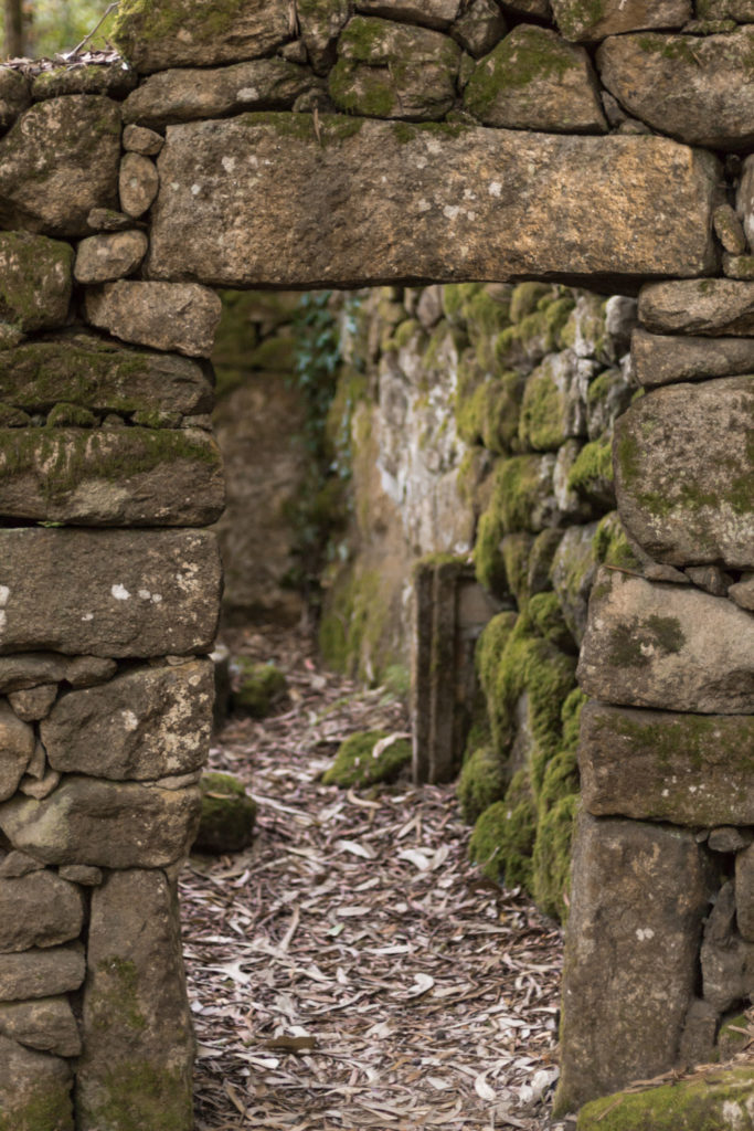 Sillería de acceso al interior de uno de los molinos