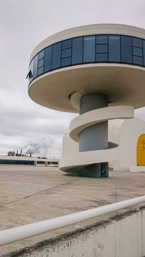 Centro Niemeyer la torre