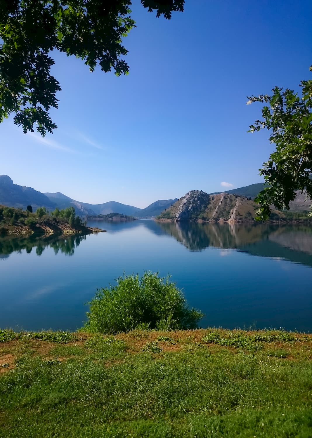 Vista del pantano de Barrios de Luna