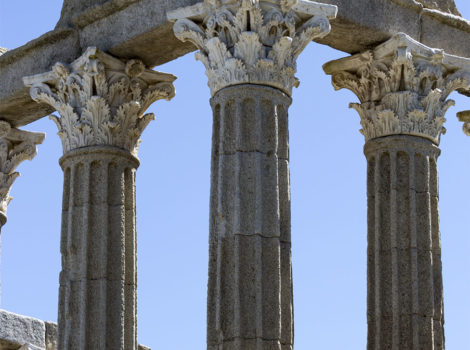 Esquina templo de Diana, columnas y capiteles